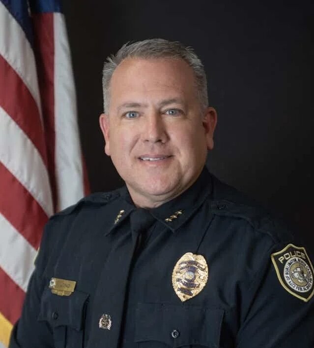 Brian Long es el nuevo Jefe del Departamento de Policía de Burlington Brian Long es el nuevo Jefe del Departamento de Policía de Burlington