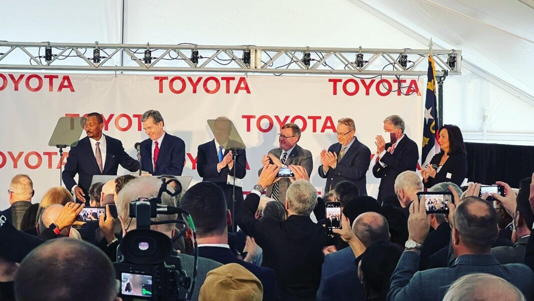 Toyota desembarca en Carolina del Norte para crear puestos de trabajo y apostar por energía limpia Toyota desembarca en Carolina del Norte para crear puestos de trabajo y apostar por energía limpia