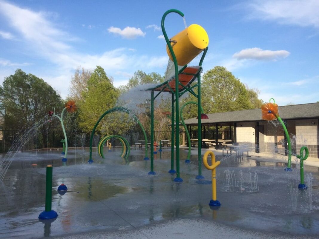 Verano refrescante y divertido para toda la familia en las instalaciones acuáticas de la ciudad de Burlington Verano refrescante y divertido para toda la familia en las instalaciones acuáticas de la ciudad de Burlington