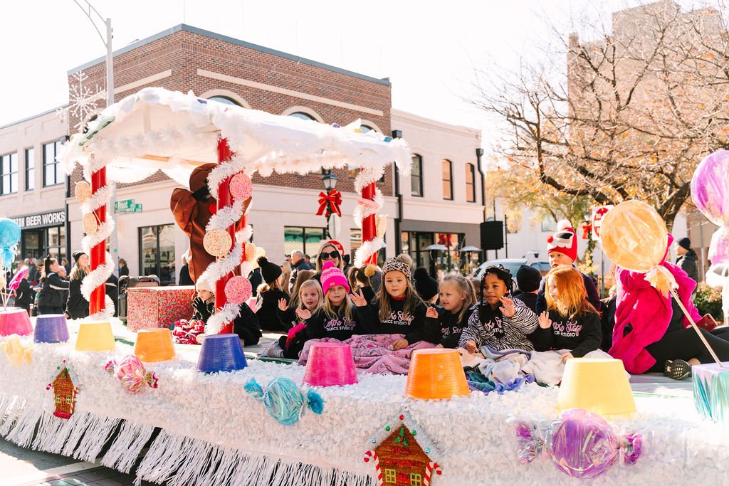 El 76º Desfile Anual de Navidad de Burlington es el sábado 18 de noviembre El 76º Desfile Anual de Navidad de Burlington es el sábado 18 de noviembre