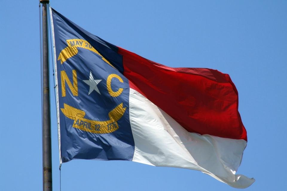 El Duelo por la Gobernación de Carolina del Norte: Mark Robinson vs. Josh Stein El Duelo por la Gobernación de Carolina del Norte: Mark Robinson vs. Josh Stein