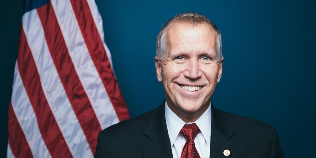 Anuncio de senador Tillis de no ir a la reelección anticipa una reñida batalla por ocupar su escaño Senator Tillis